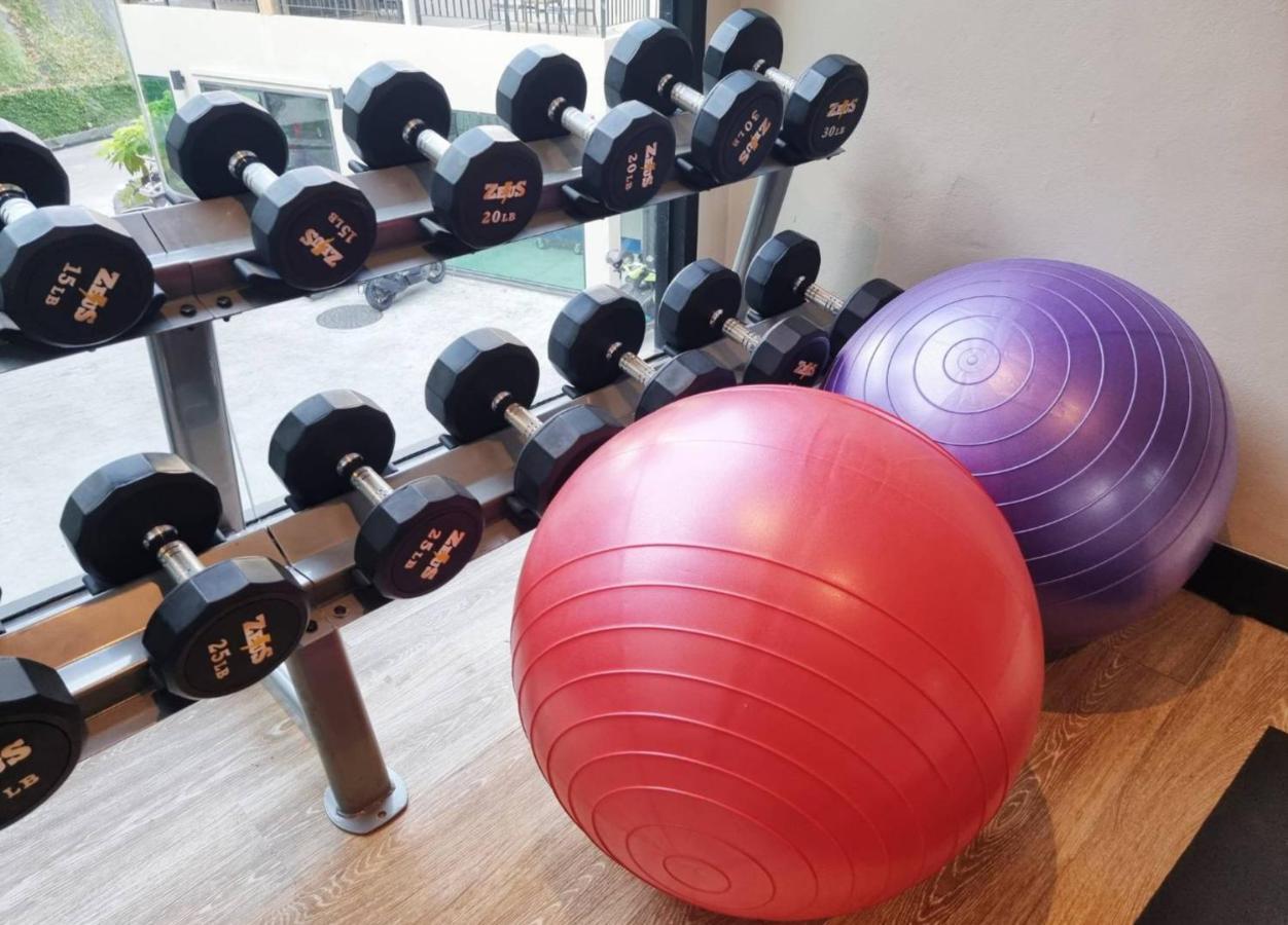 Skyview Resort Phuket Patong Beach Kültér fotó Dumbbells and exercise balls