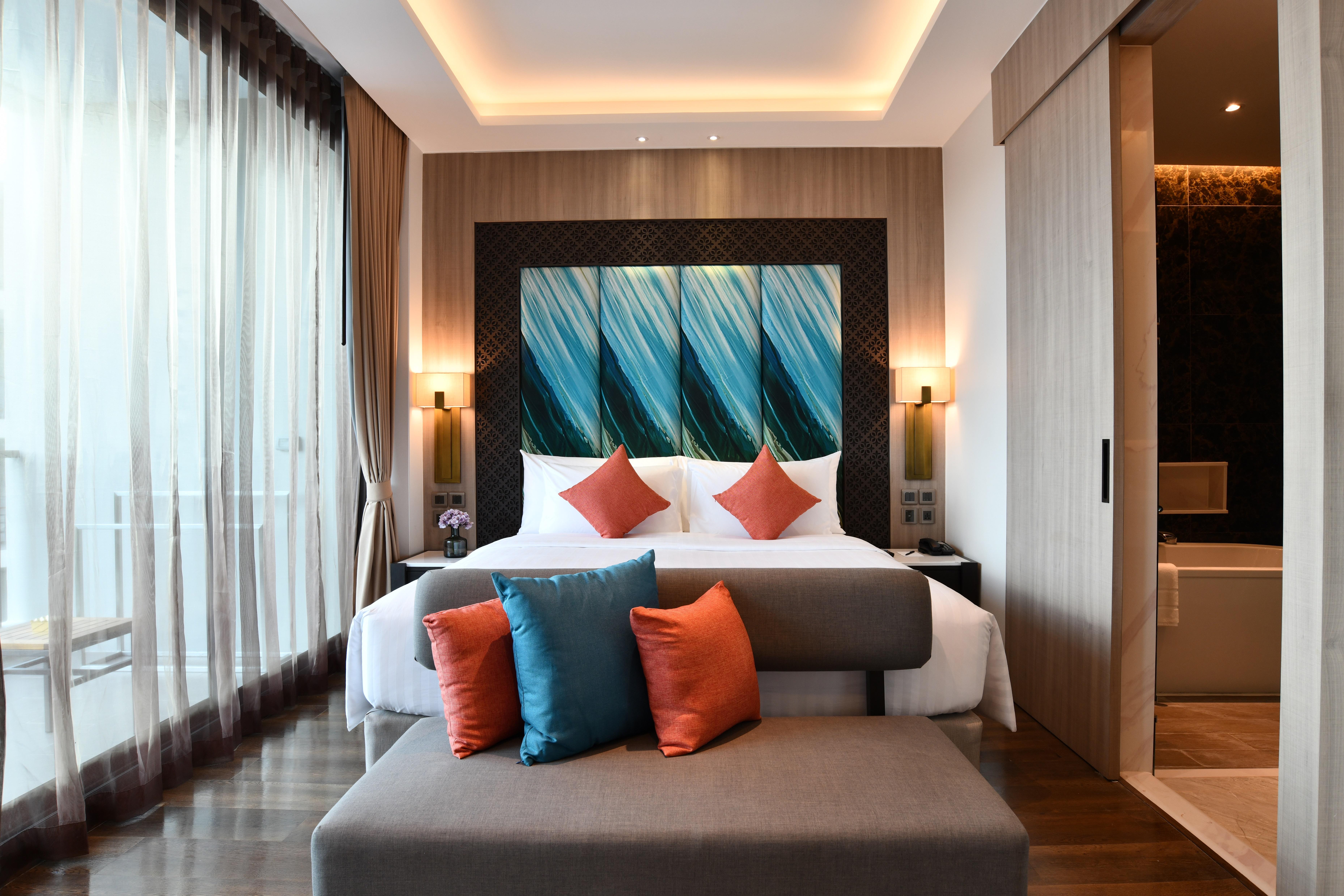 Skyview Resort Phuket Patong Beach Kültér fotó A bedroom at the hotel
