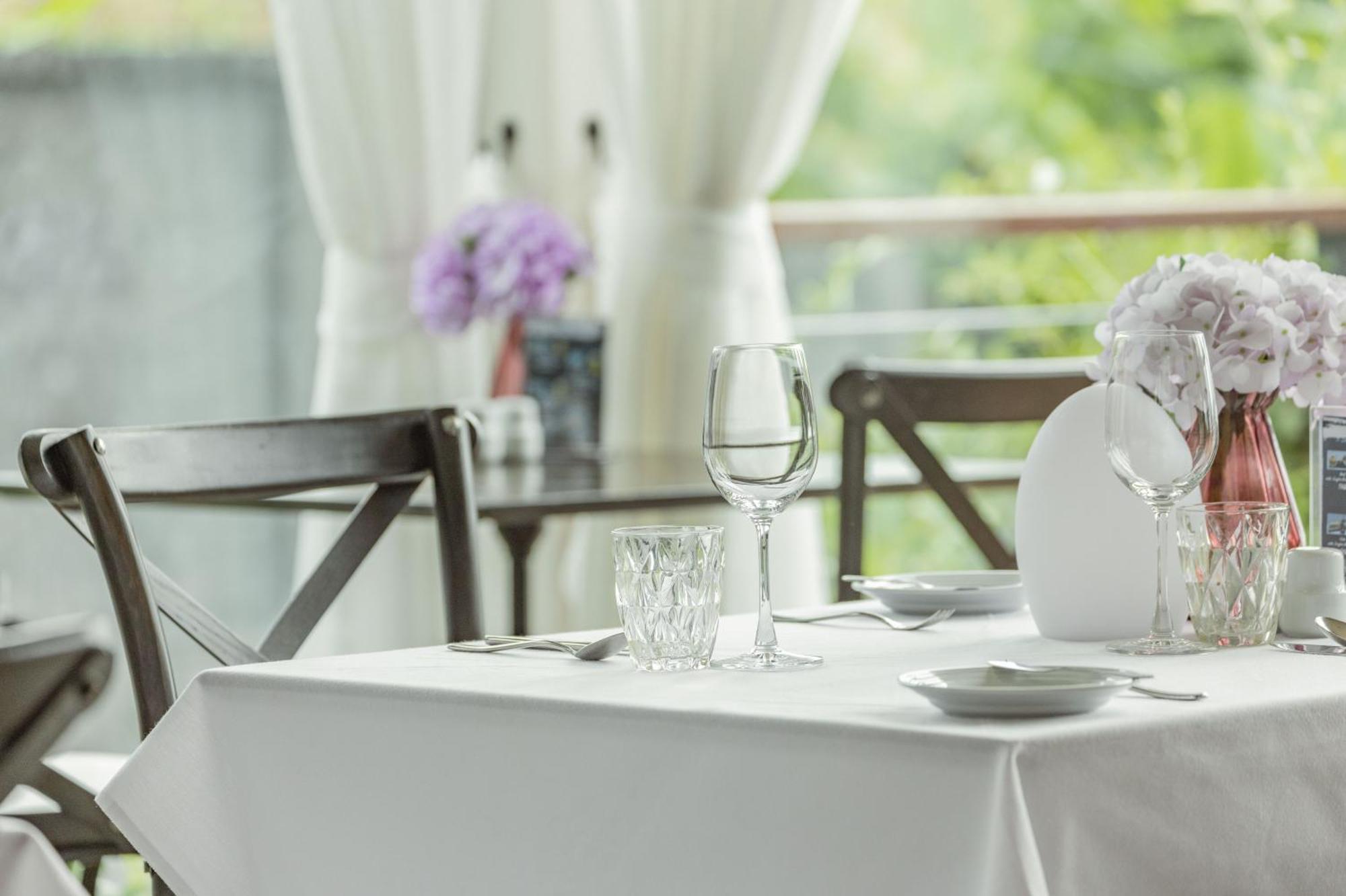 Skyview Resort Phuket Patong Beach Kültér fotó A table set for fine dining