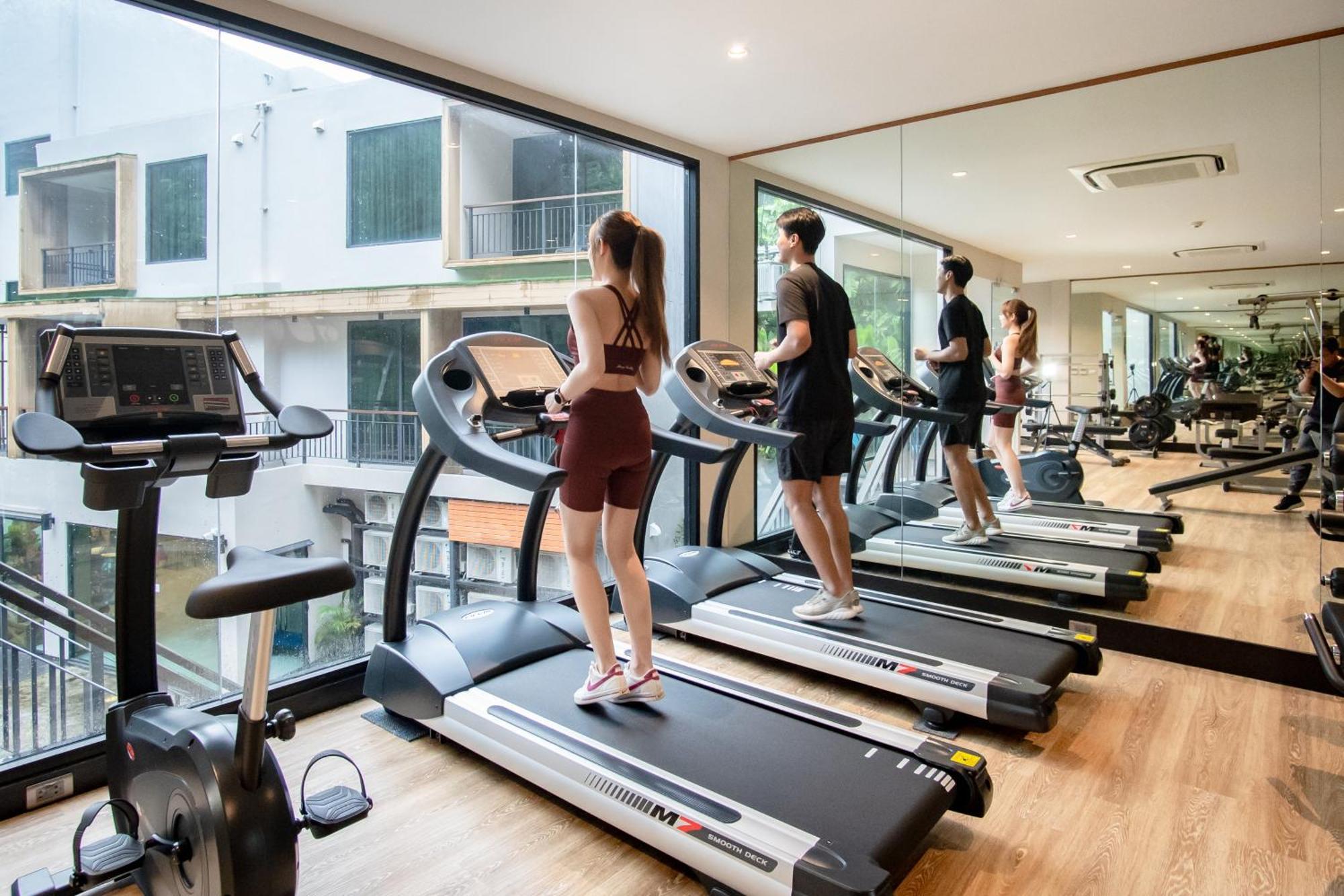 Skyview Resort Phuket Patong Beach Kültér fotó The gym at the University of Law, Birmingham
