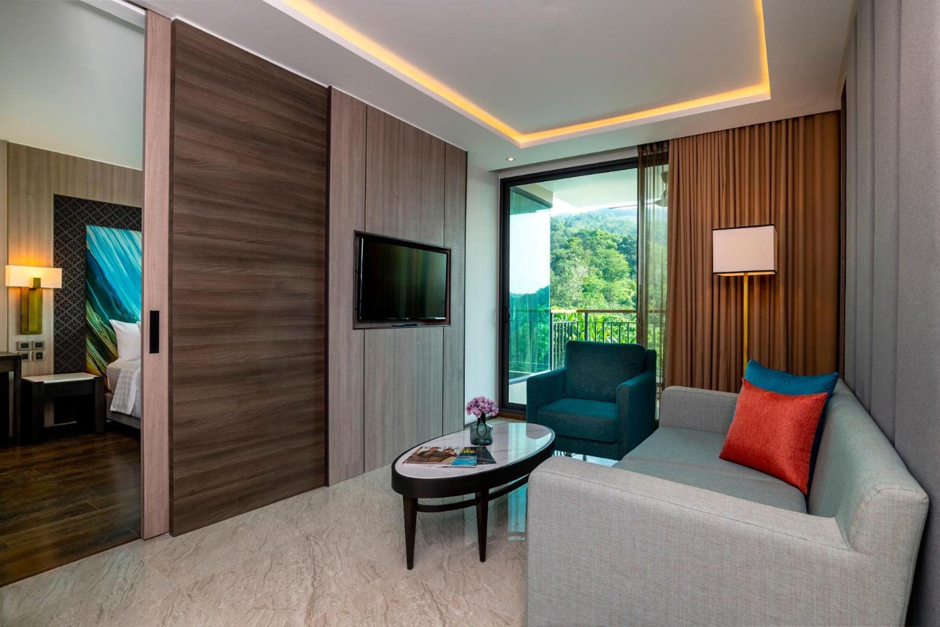 Skyview Resort Phuket Patong Beach Kültér fotó Deluxe Suite